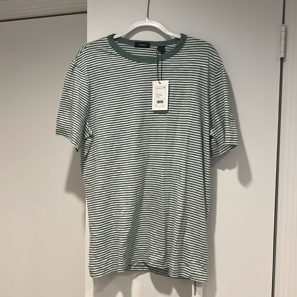 NWT Men’s Theory Essential Tee in Cosmos Stripe